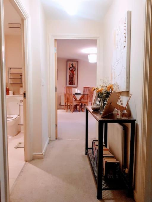 Central Spacious And Secure With A Double Bed Edgware Екстериор снимка