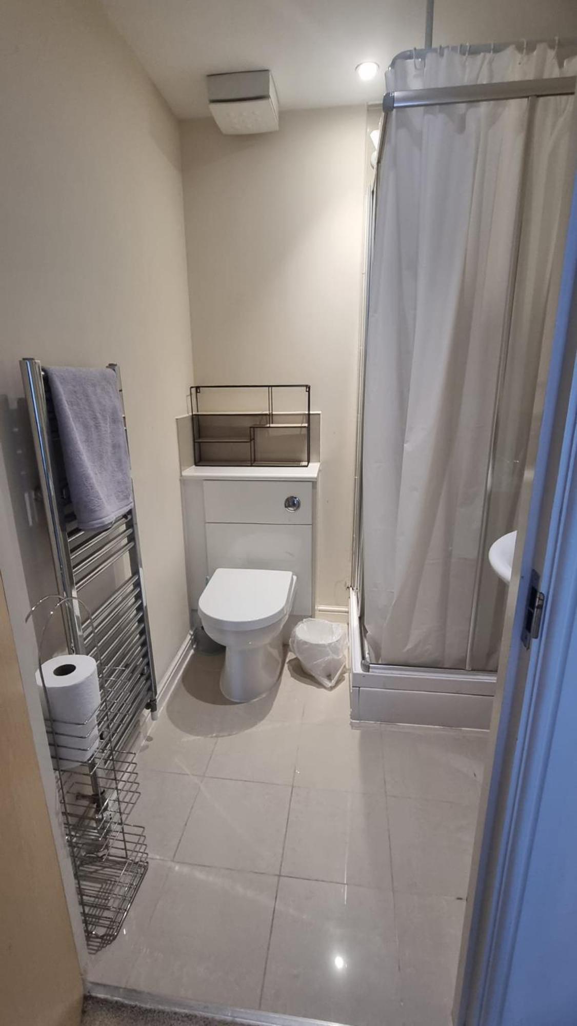 Central Spacious And Secure With A Double Bed Edgware Екстериор снимка