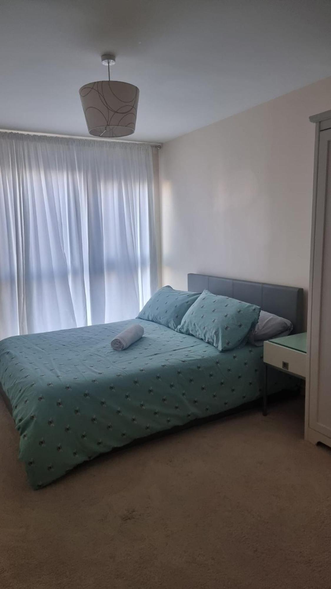 Central Spacious And Secure With A Double Bed Edgware Екстериор снимка