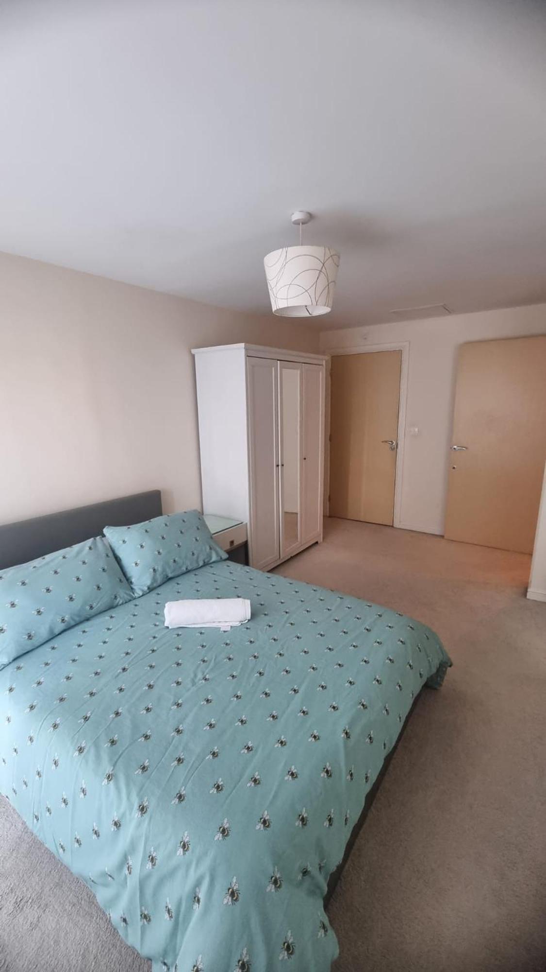 Central Spacious And Secure With A Double Bed Edgware Екстериор снимка